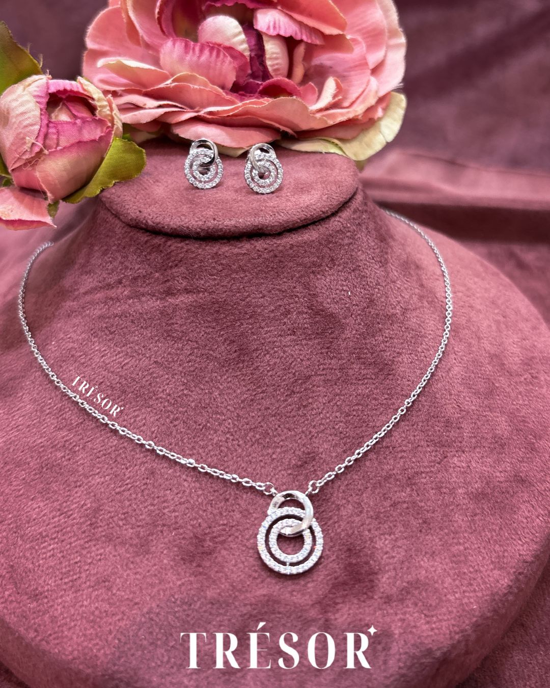 Studded & Plain Circle Linked Set