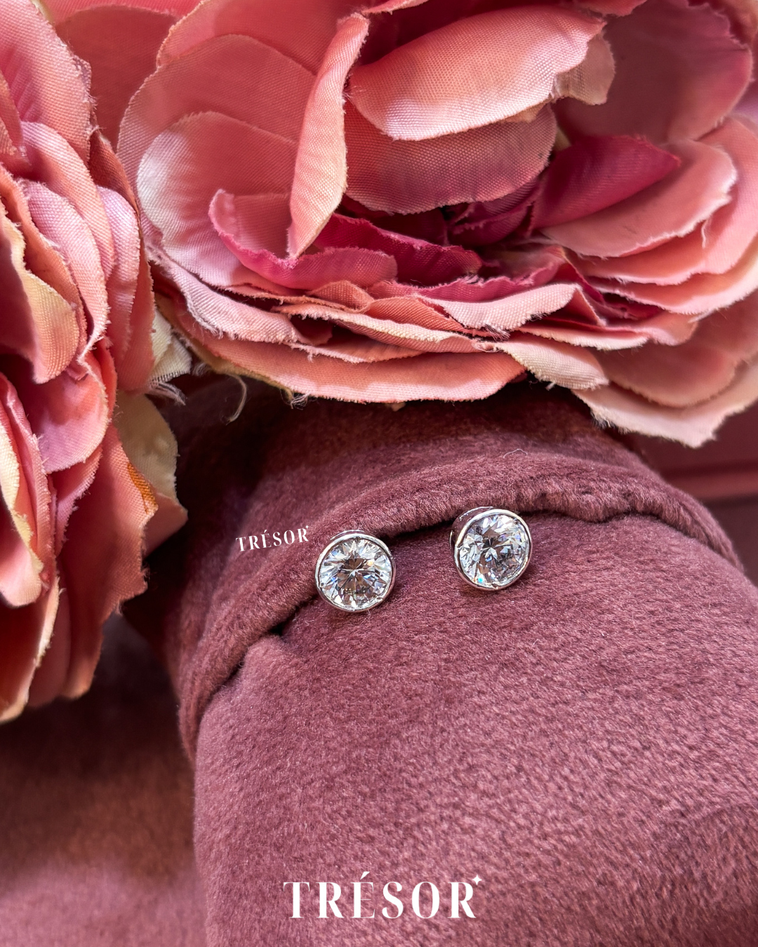 Plain Solitaire Studs