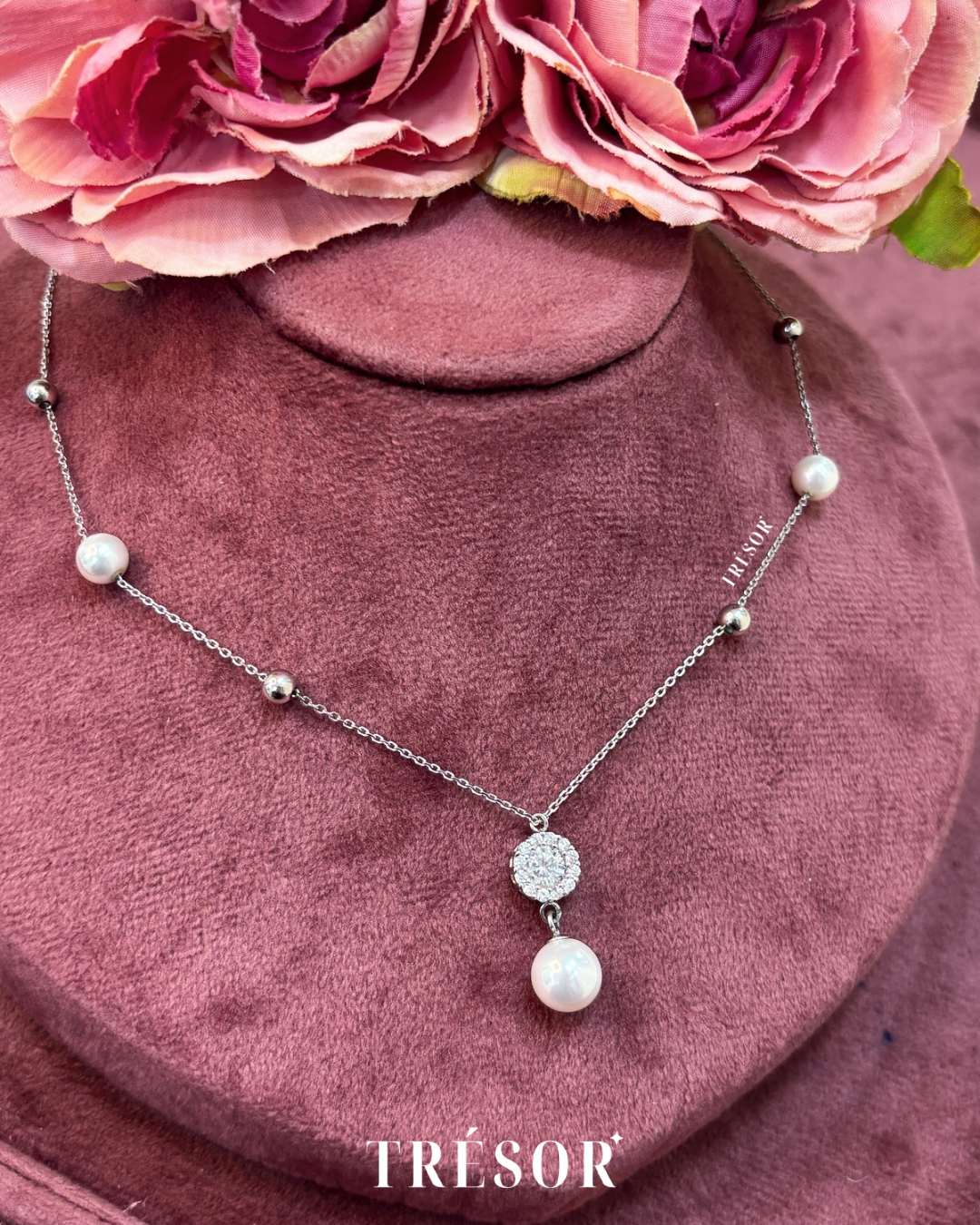 Big Diamond & Pearl Necklace