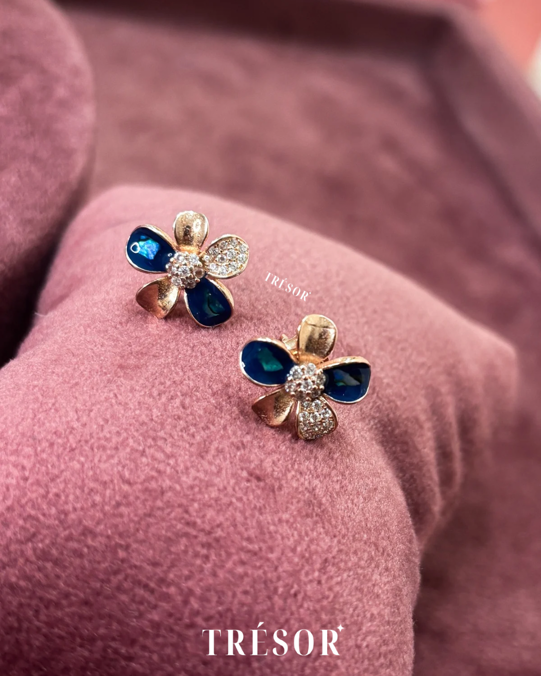 Blue Flower Pendant Set