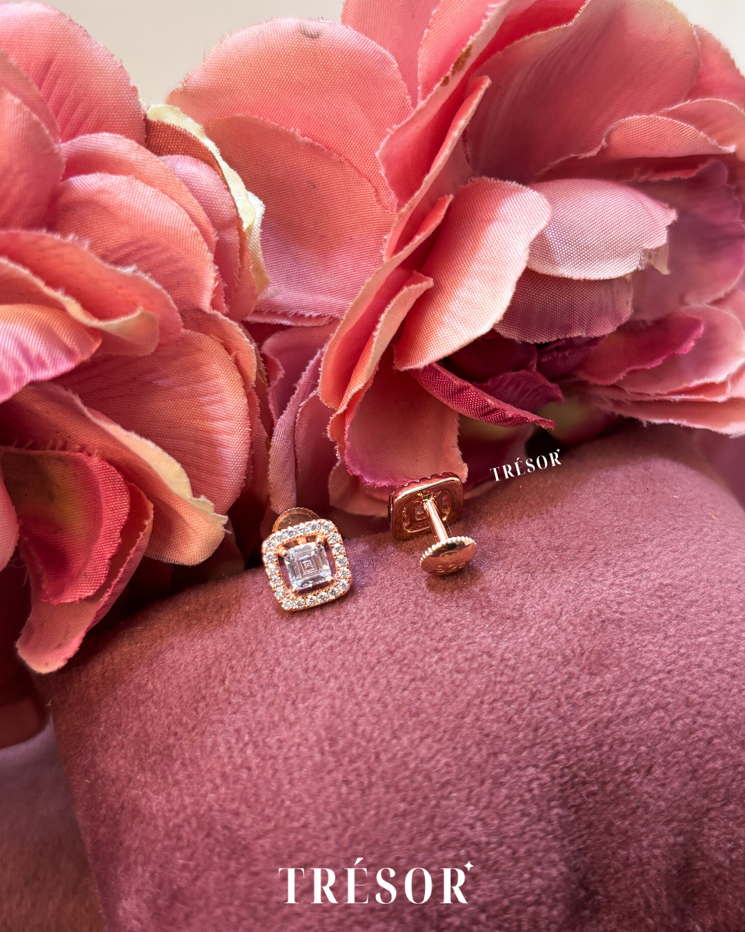 Small Halo Cushion South Screw Studs