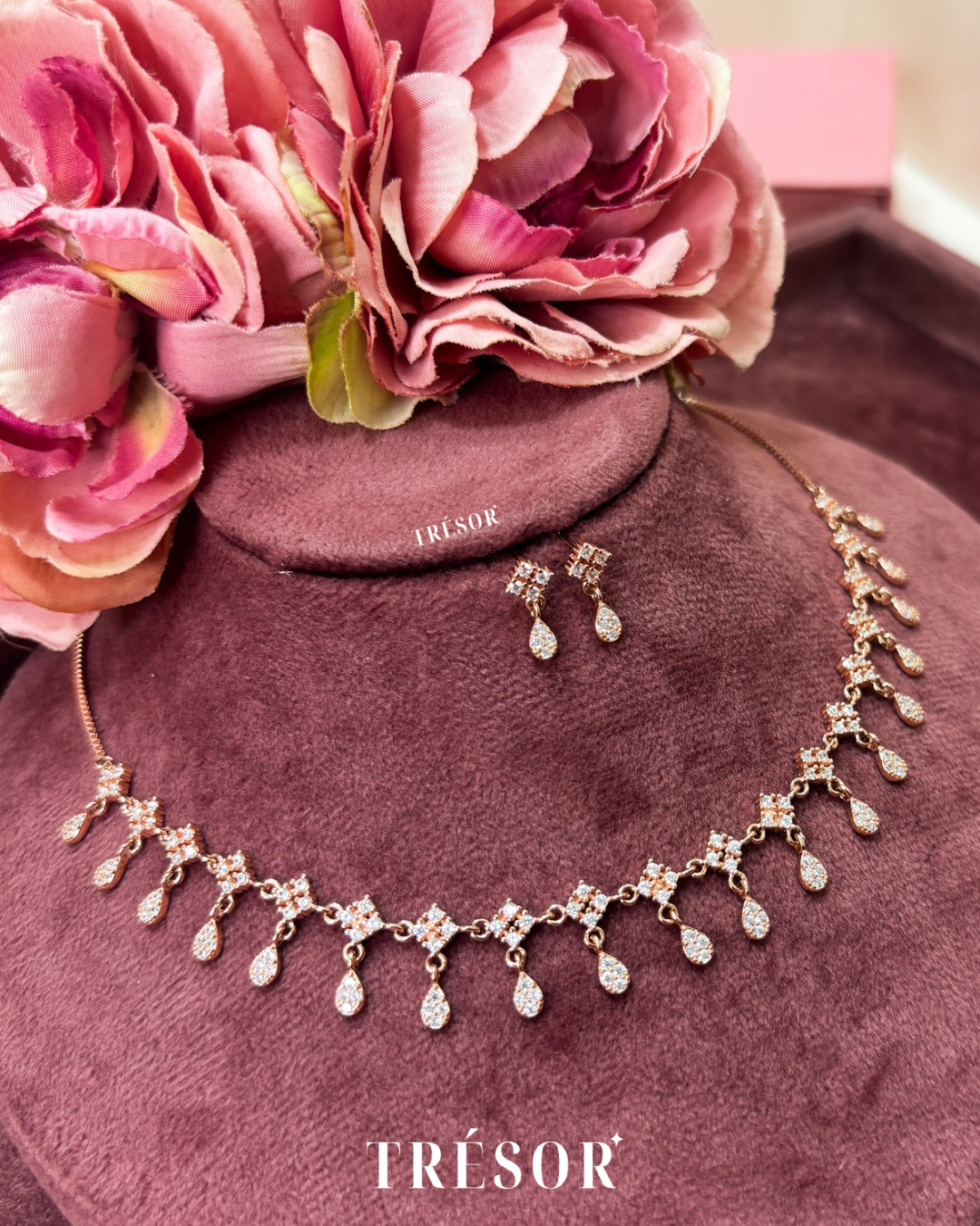 4 Diamonds & Drop Charms Pendant Set