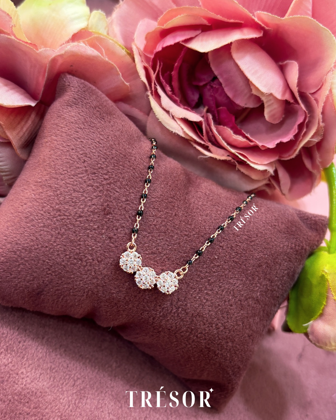 Dainty 3 Studded Flower Mangalsutra
