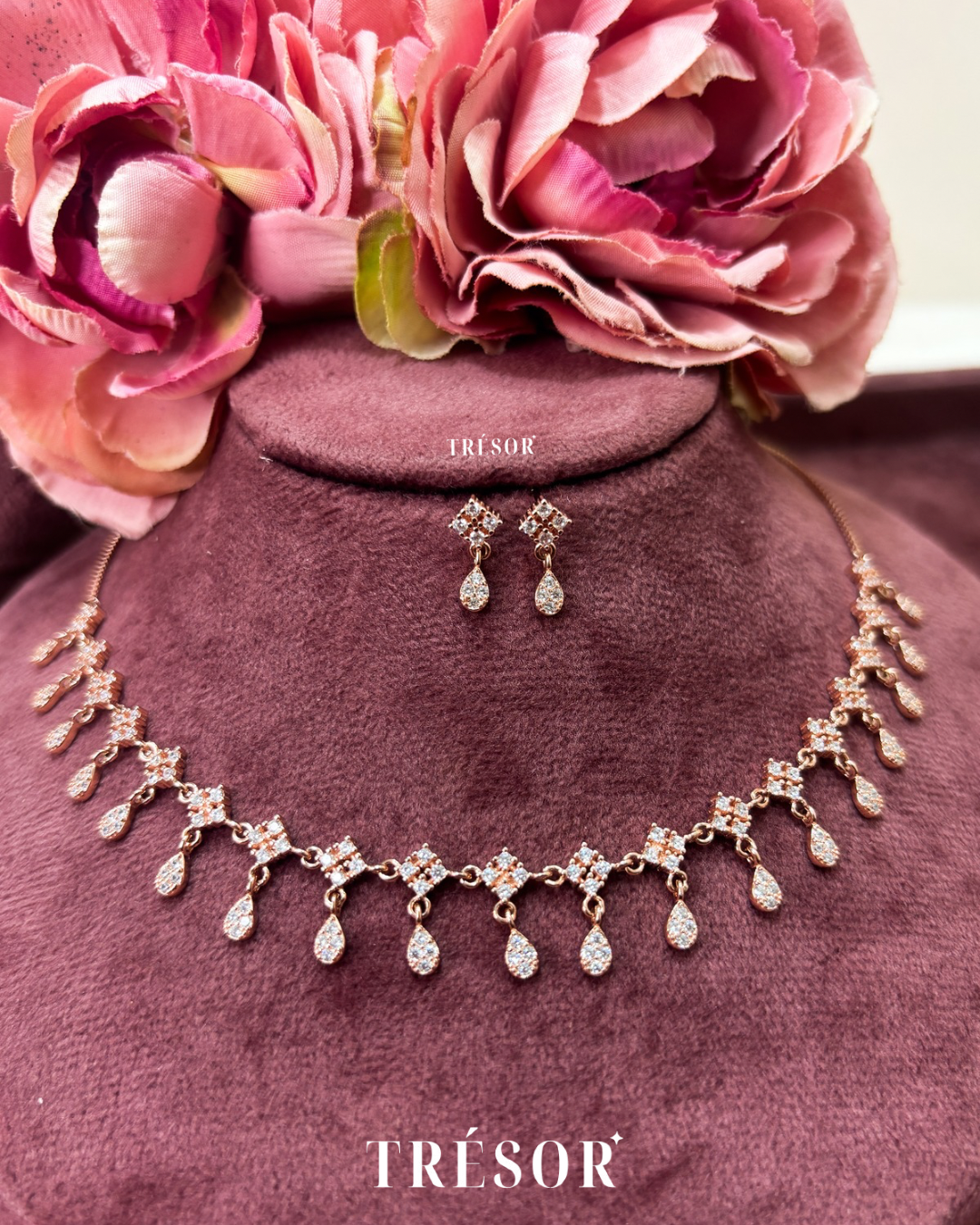 4 Diamonds & Drop Charms Pendant Set