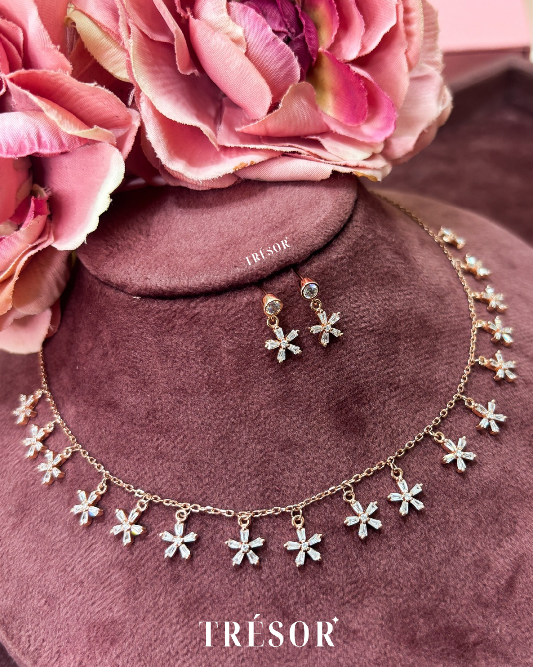 Fan Flower Charms Pendant Set