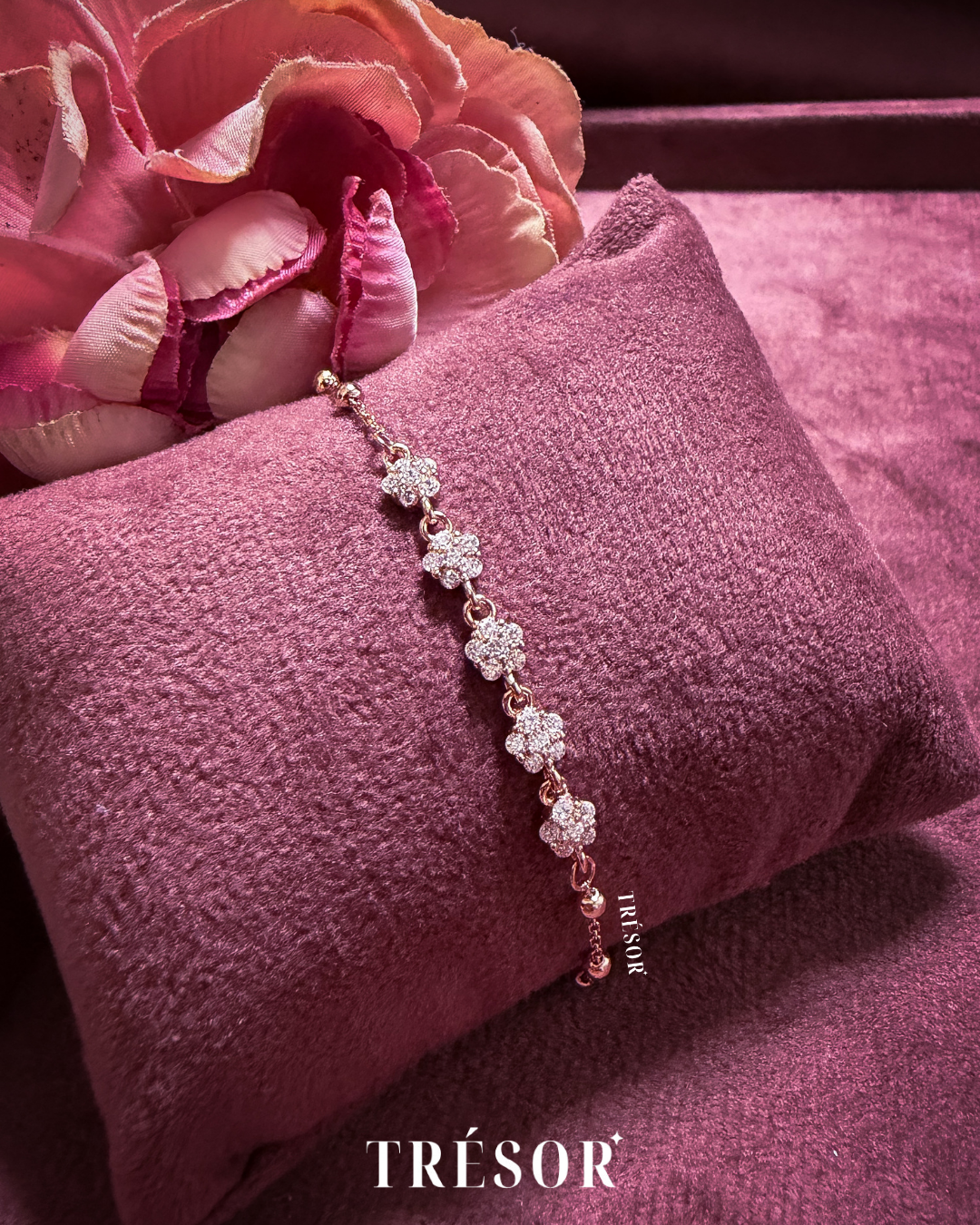 5 Dainty Flowers Box Chain Bracelet