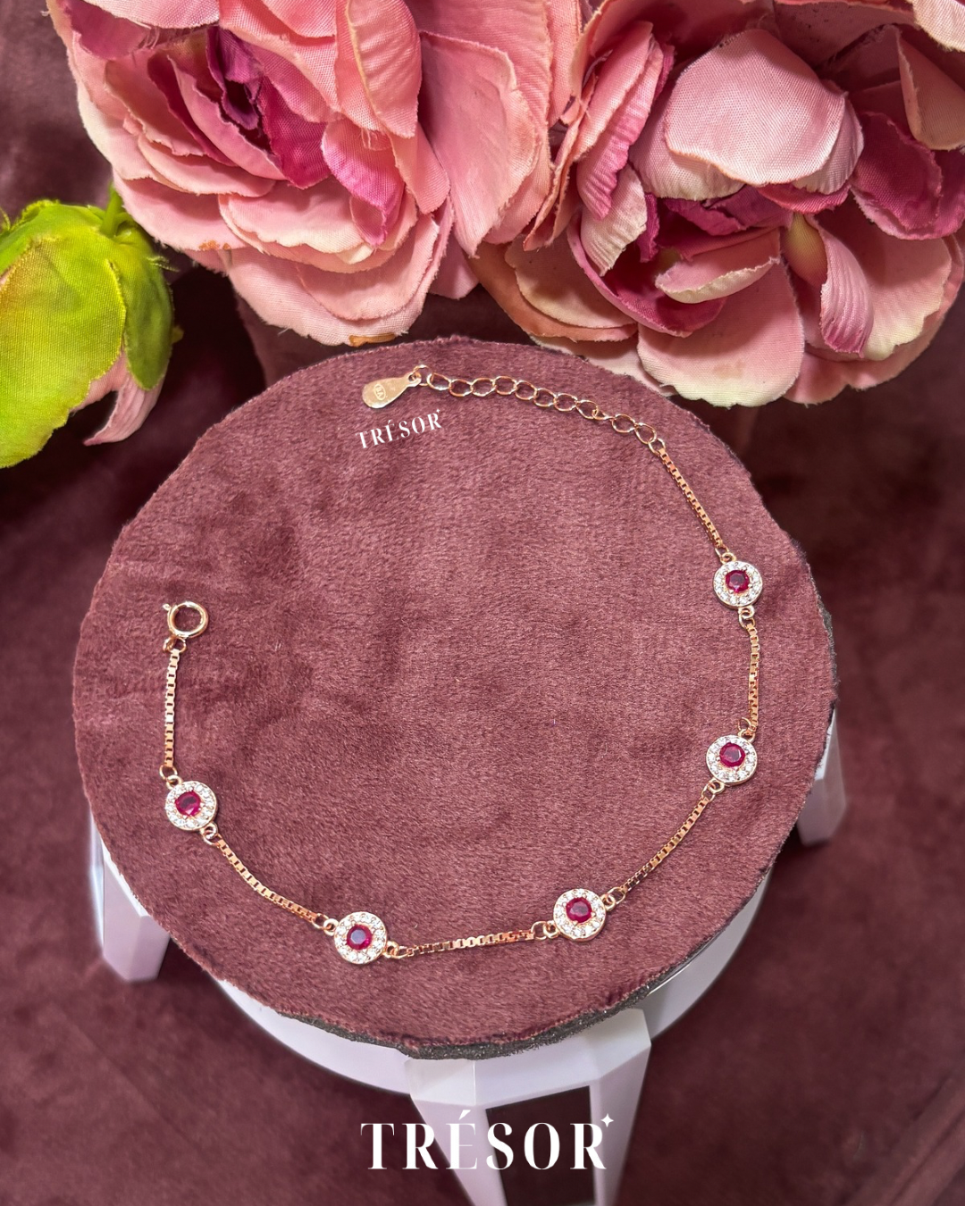 Red Halo Round Box Chain Bracelet