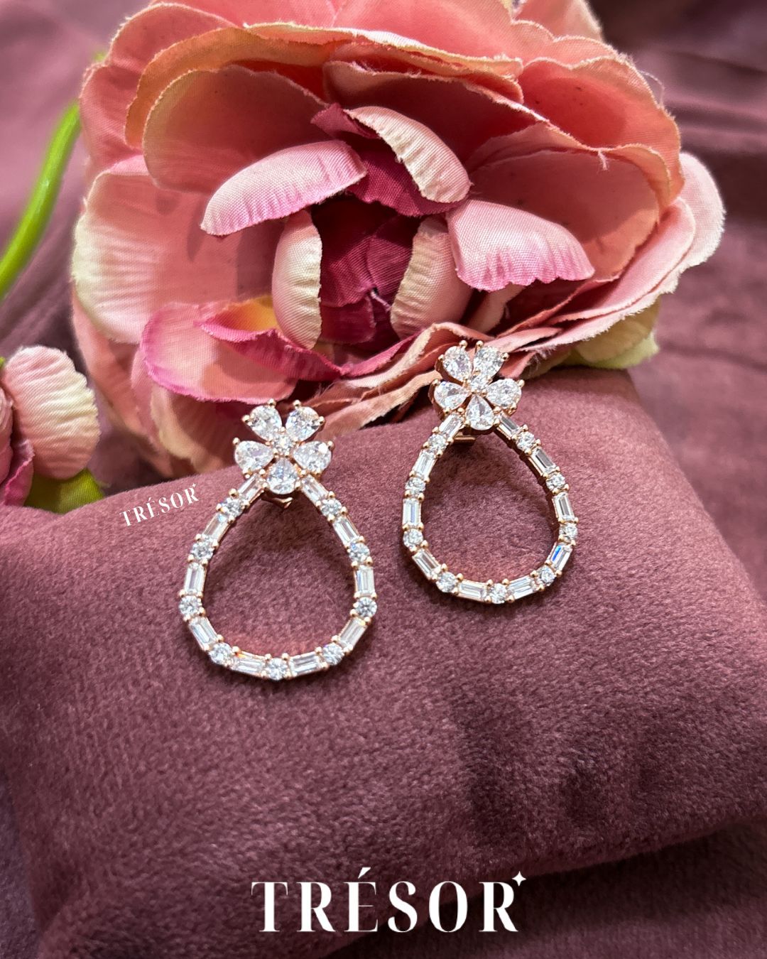 Fan Flower & Big Drop Outline Earrings