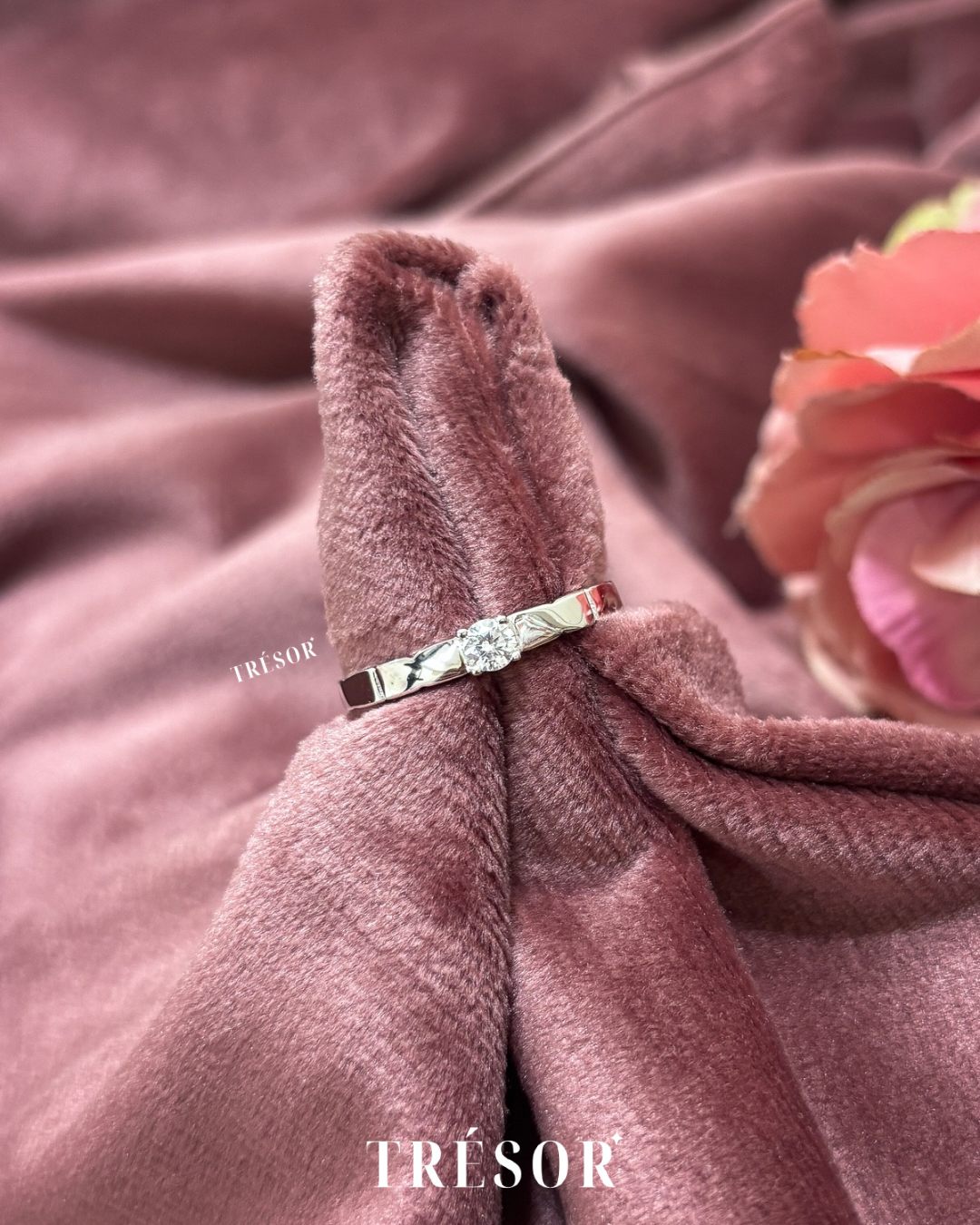 Single Diamond Band Ring