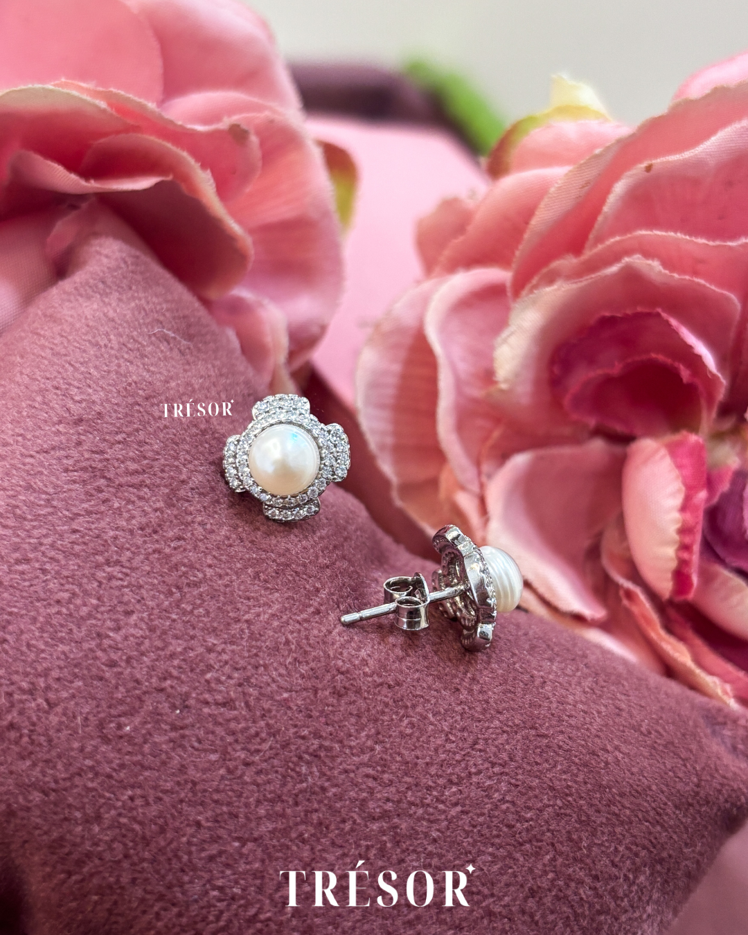 Cut Circle Pearl Studs