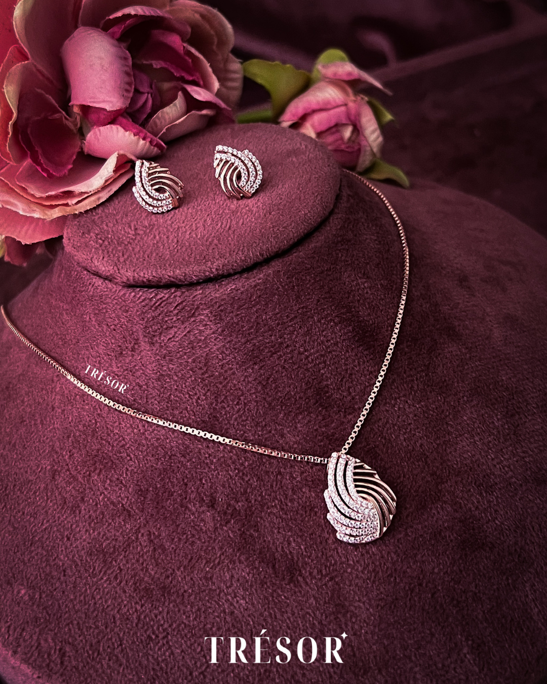 Studded & Plain Drop Lines Jewellery Set