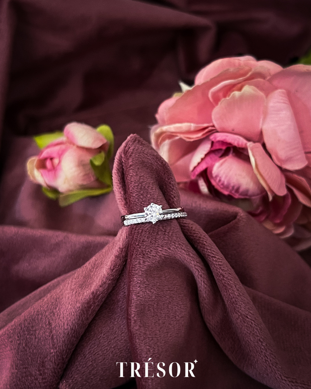 Solitaire & Studded Band Ring Set