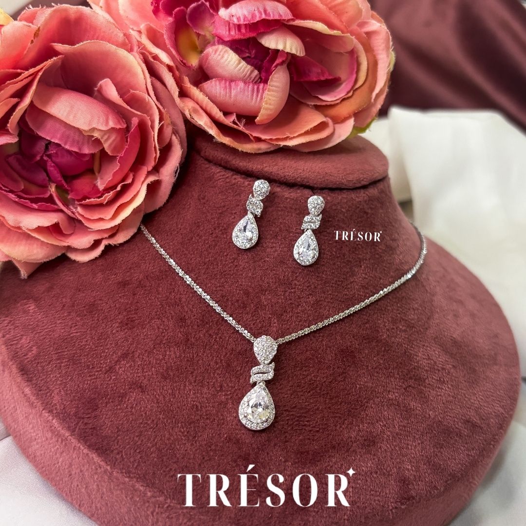 Drop Elegance Pendant Set