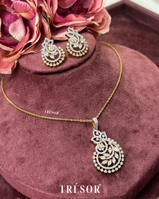 Eva Pendant Set