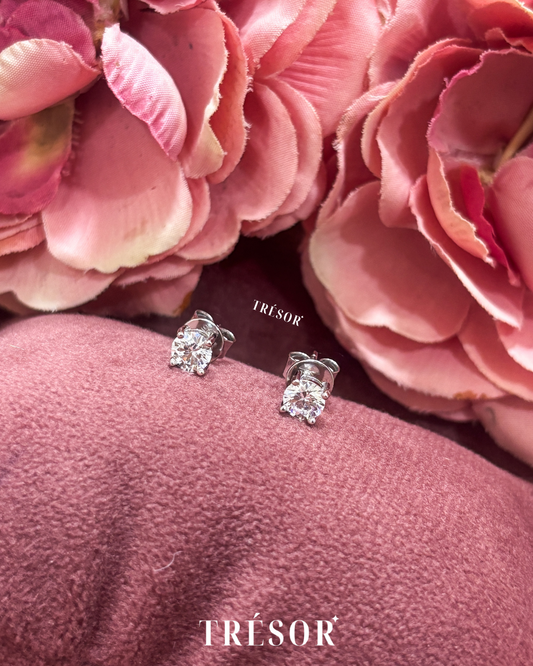 Medium Solitaire Studs