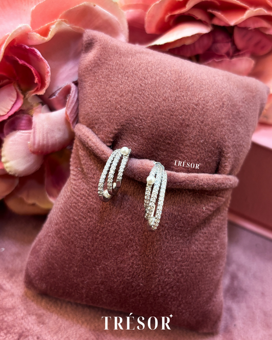 3 Lines & 2 Small Pearl Earrings