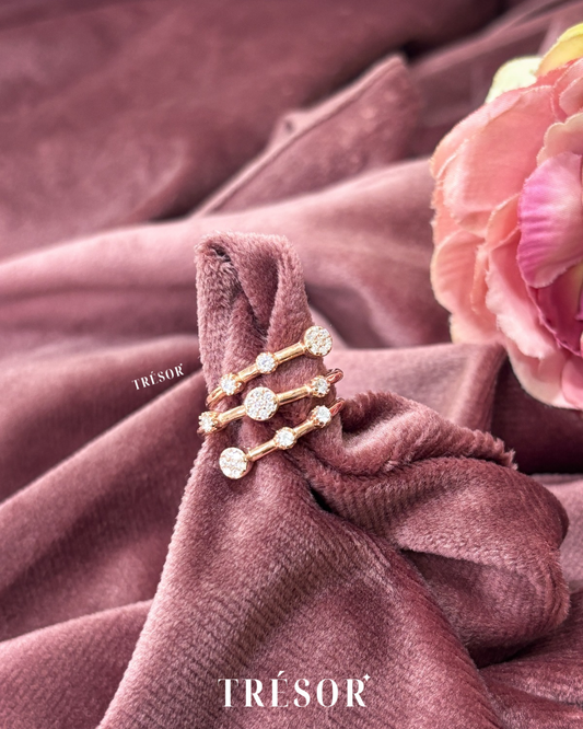 Studded Round Flowers in 3 Line Spiral Ring