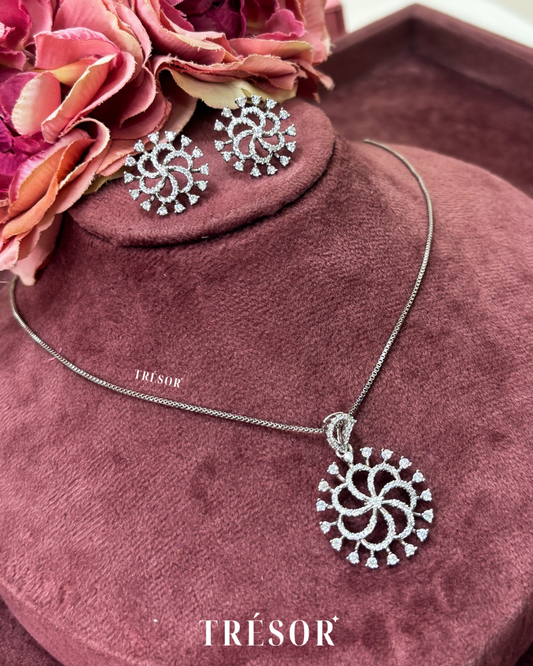 Round Twirl Flower Pendant Set