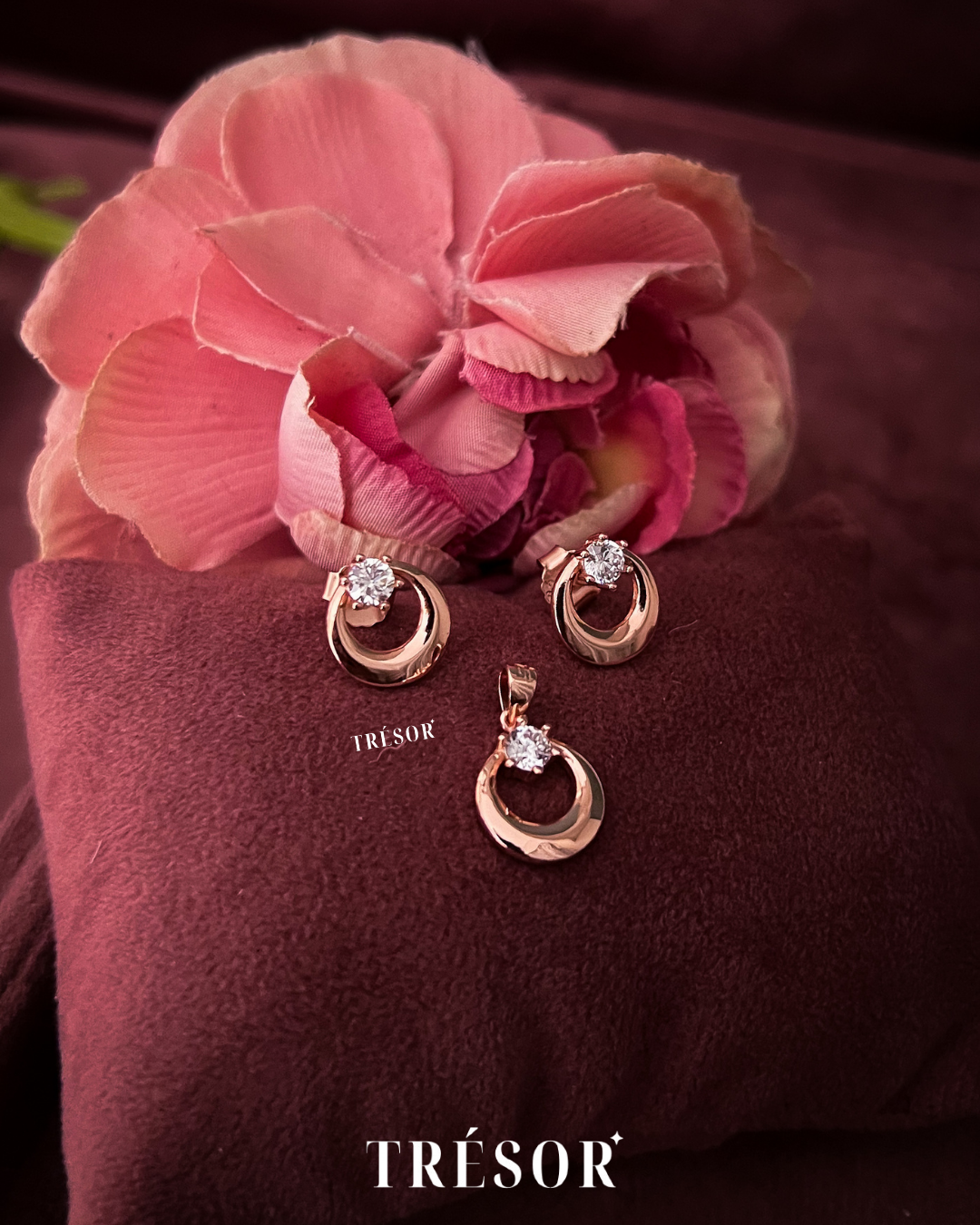 Half Moon & Solitaire Jewellery Set