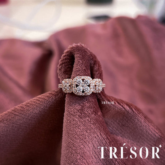 Ava Ring