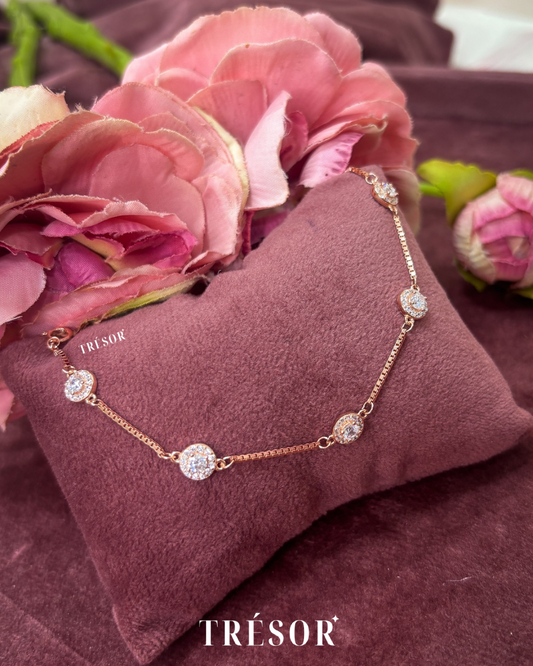 Halo Round Box Chain Bracelet