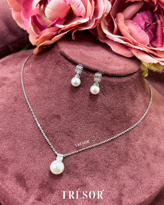 Dainty Pearl & Baguette Pendant Set