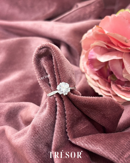 Centre Solitaire Flower Ring