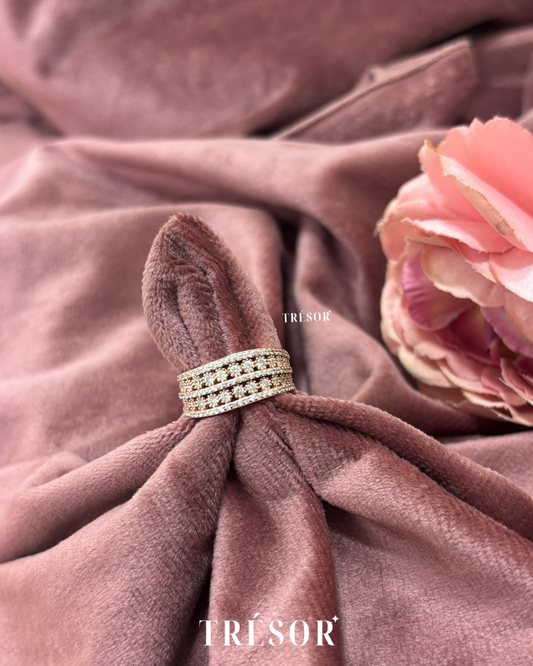 3 Small Diamonds & 2 Big Diamonds Line Ring