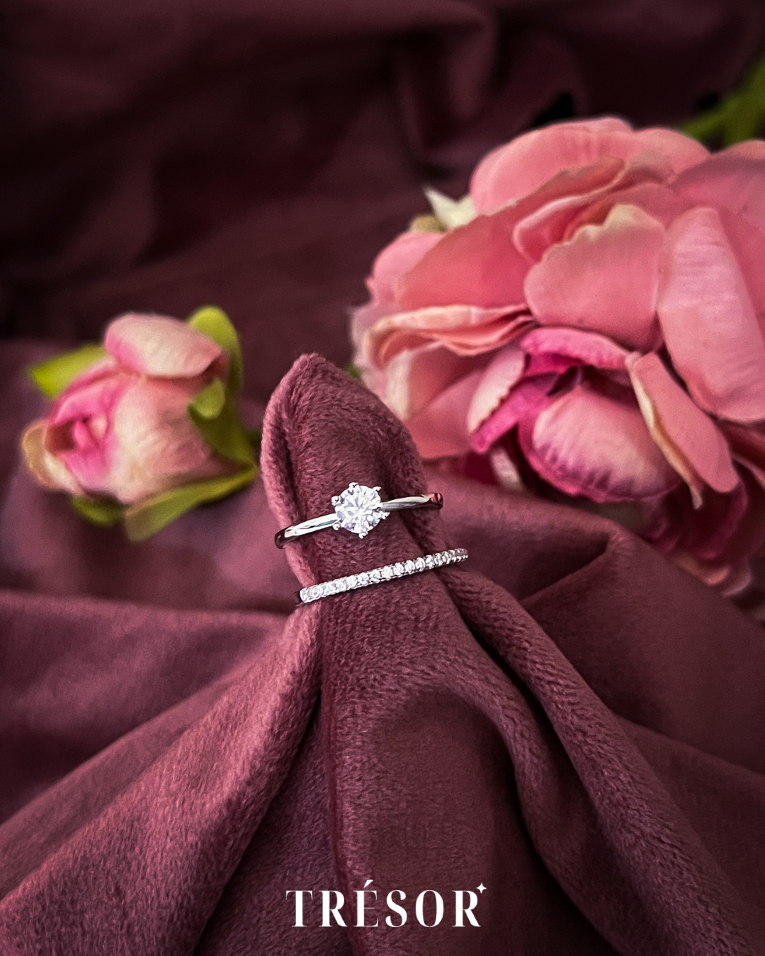 Solitaire & Studded Band Ring Set