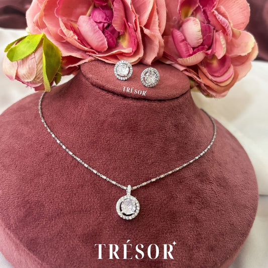 Halo With Loop Pendant Set